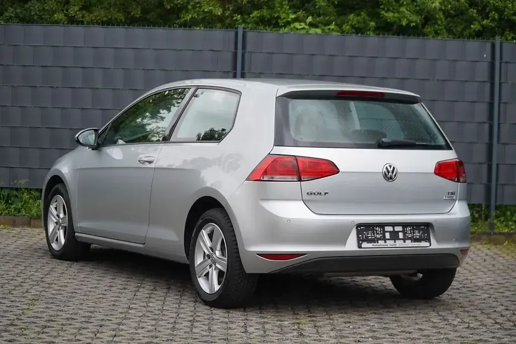 Second-hand VW Golf VII Comfortline 86 CP (63 kW) 2016 Argintiu Berlinǎ