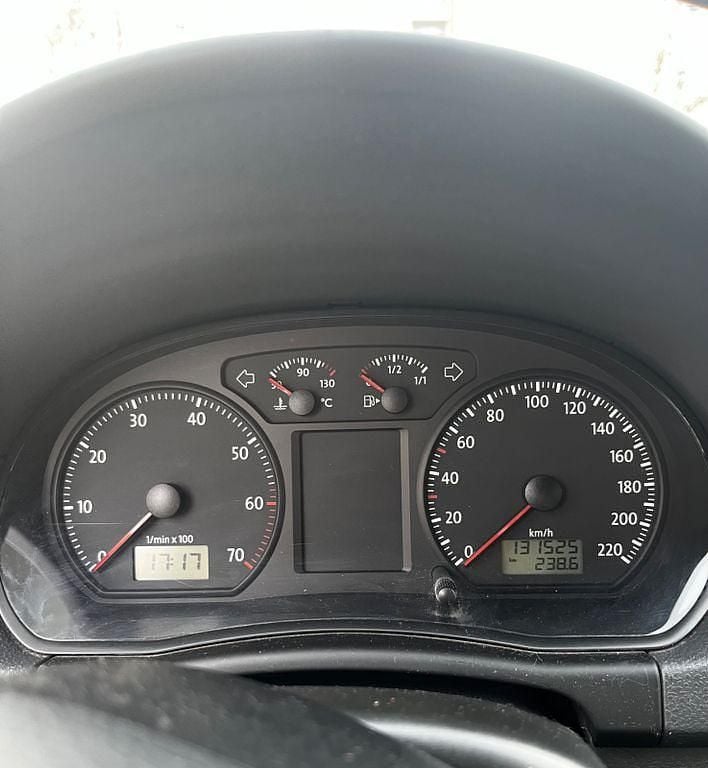 Gebraucht VW Polo Basis 64 PS (47 kW) 2005 Silber Kleinwagen