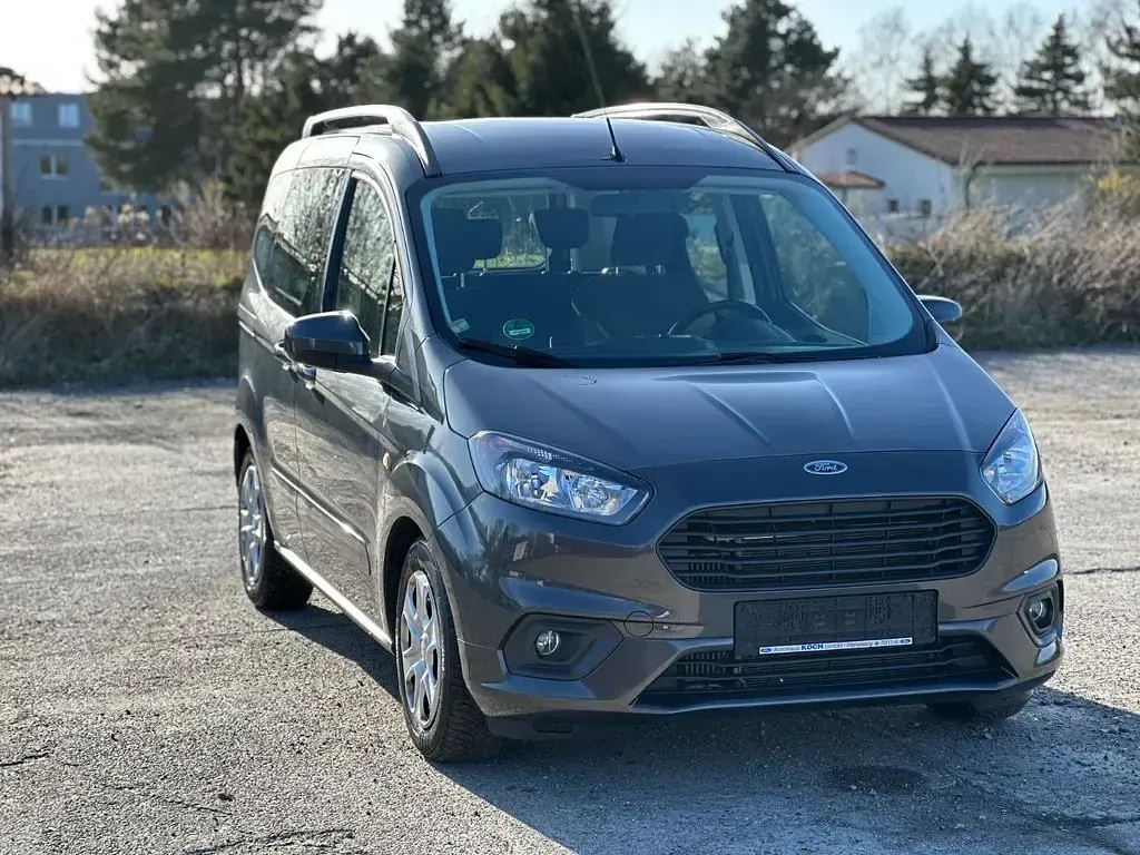 Używany Ford Tourneo Courier 101 KM (74 kW) 2019 Szary Minivan