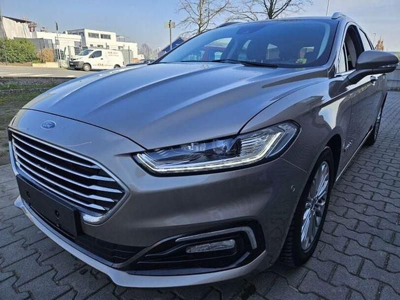 Second-hand Ford Mondeo Titanium 140 CP (102 kW) 2021 Argintiu Berlinǎ
