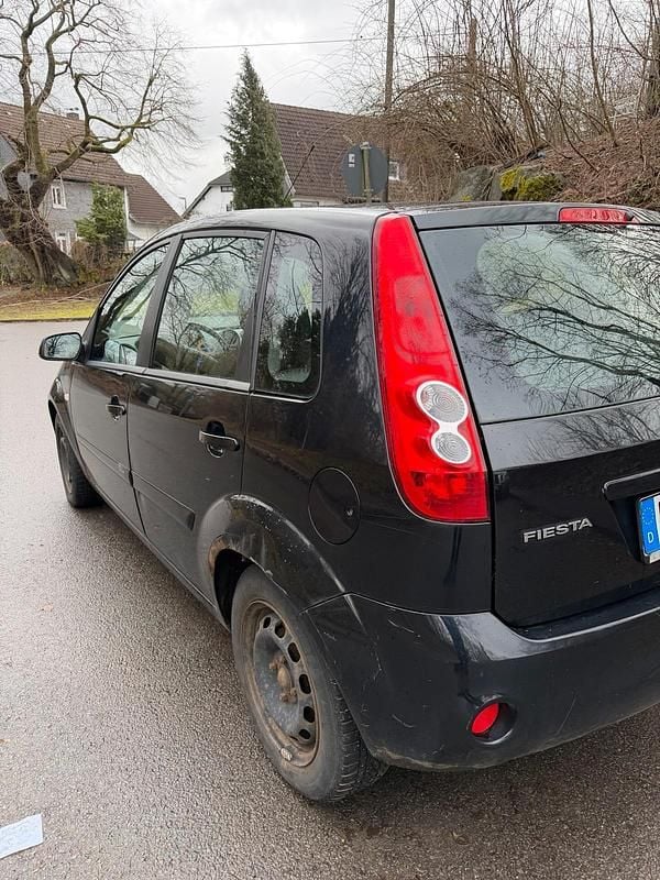 Gebraucht Ford Fiesta 96 PS (70 kW) 2008 Braun Kleinwagen