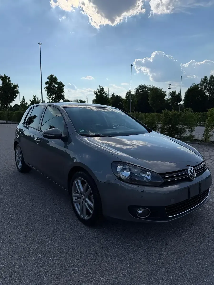 Gebraucht VW Golf VI 122 PS (89 kW) 2009 Grau Kleinwagen