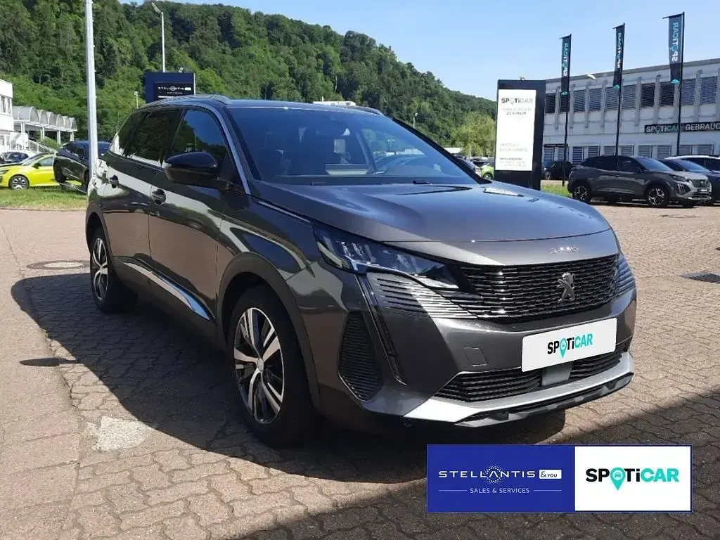 Gebraucht Peugeot 5008 Allure 131 PS (96 kW) 2024 Grau SUV