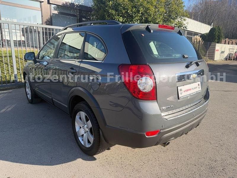 Gebraucht Chevrolet Captiva LT 167 PS (122 kW) 2011 Grau SUV