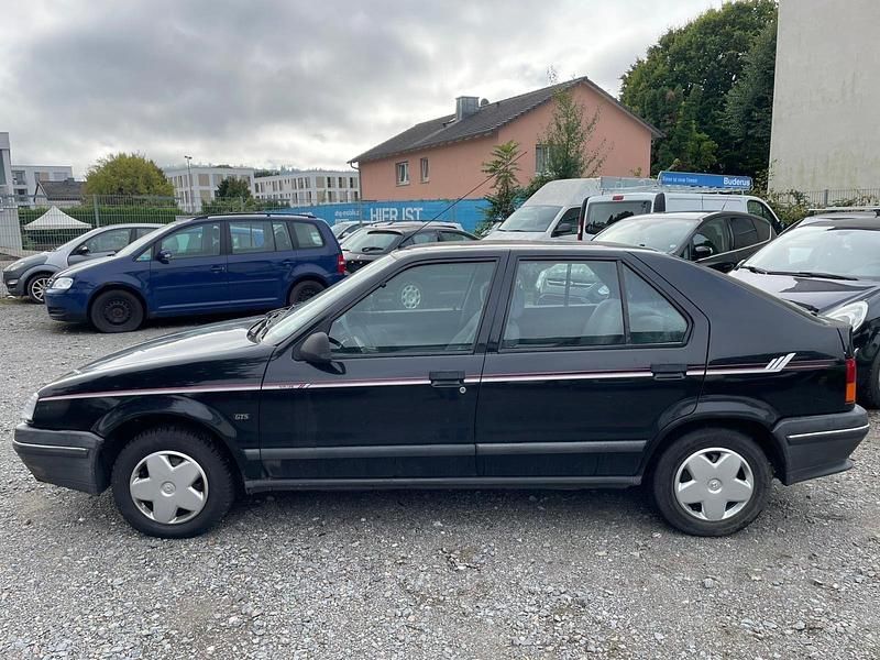 Gebraucht Renault 19 73 PS (53 kW) 1991 Schwarz Limousine