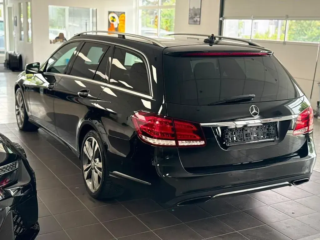 Gebraucht Mercedes E250 204 PS (150 kW) 2014 Schwarz Limousine