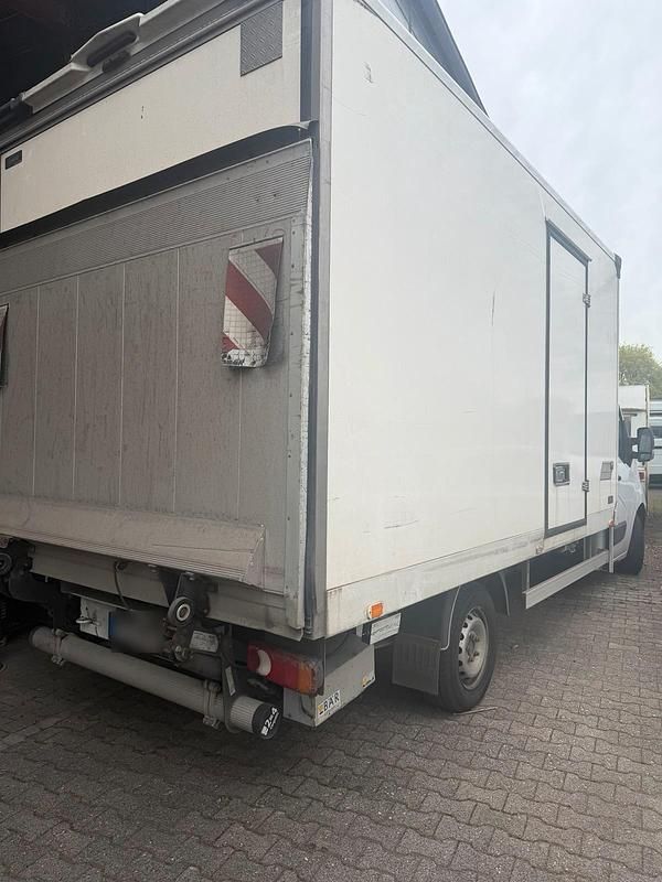 Second-hand Renault Master 2019 Alb Monovolum