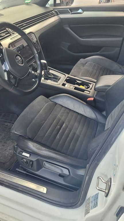Gebraucht VW Passat Highline 150 PS (110 kW) 2018 Weiß Kombi