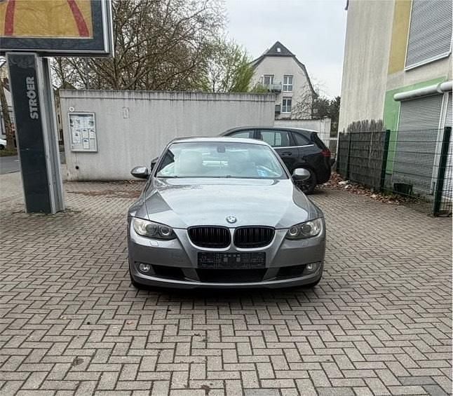 Gebraucht BMW 325 Cabriolet 218 PS (160 kW) 2007 Grau Cabrio