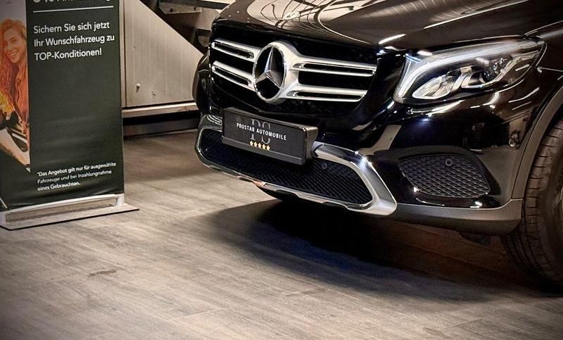 Schwarz Gebraucht 2019 Mercedes GLC250 SUV | 29.990 € (Guter Preis) - Bild 1/2