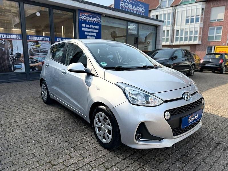 Gebraucht Hyundai i10 67 PS (49 kW) 2020 Silber Kleinwagen