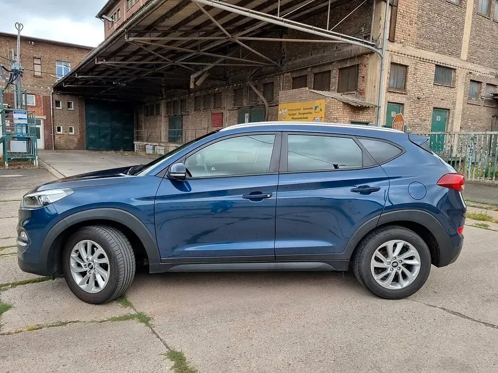 Gebraucht Hyundai Tucson Premium 132 PS (97 kW) 2017 Blau SUV