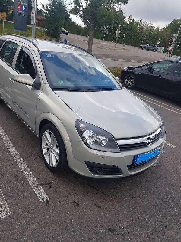 Grau Gebraucht 2006 Opel Astra Edition Kombi | 2.799 € (Fairer Preis) - Bild 1/4