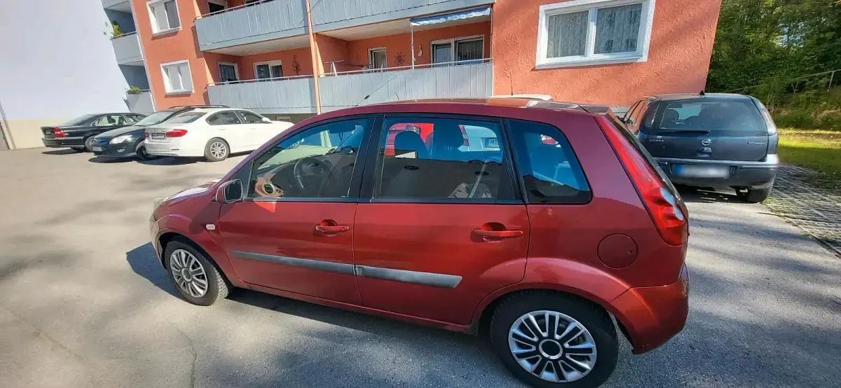 Gebraucht Ford Fiesta 80 PS (58 kW) 2008 Rot Kleinwagen