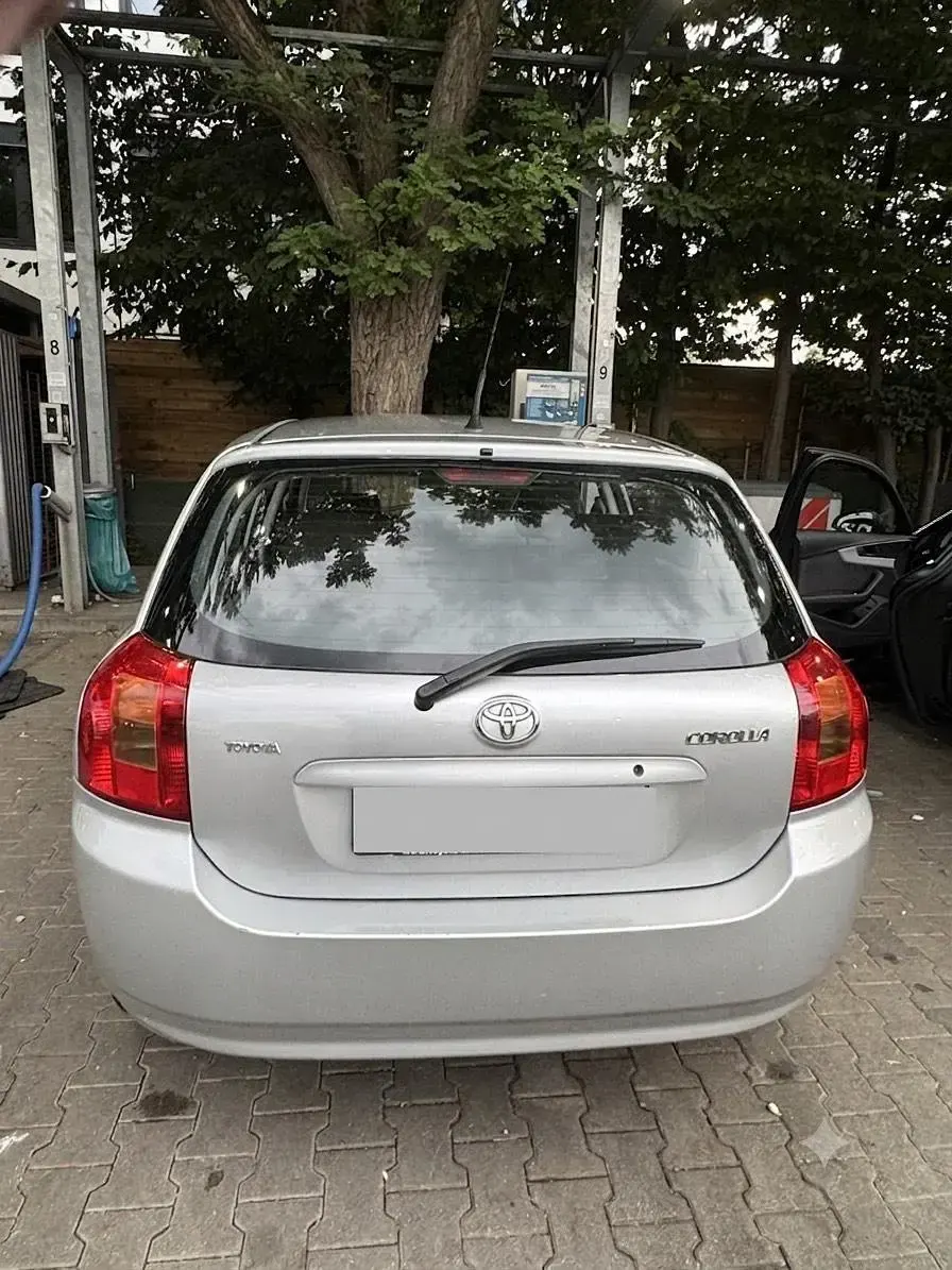 Gebraucht Toyota Corolla 110 PS (80 kW) 2003 Silber Limousine