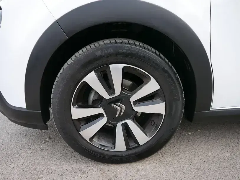 Gebraucht Citroën C3 PureTech 83 PS (61 kW) 2023 Dach rot Kleinwagen