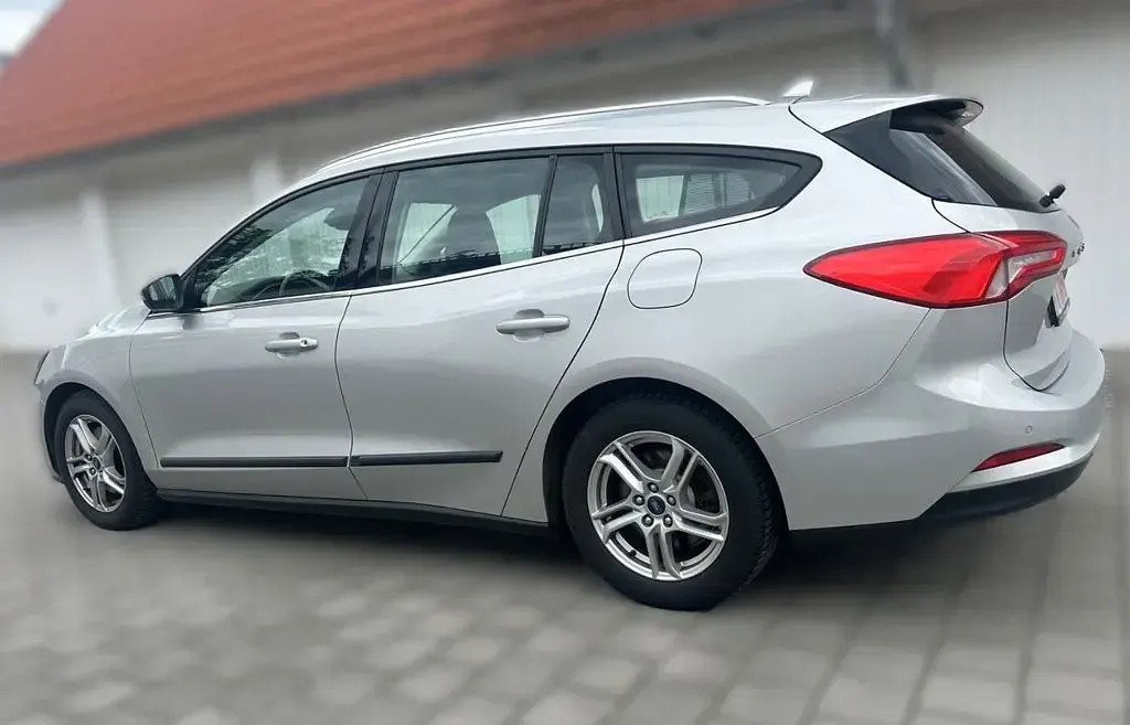Używany Ford Focus Cool & Connect 120 KM (88 kW) 2020 Szary Kombi