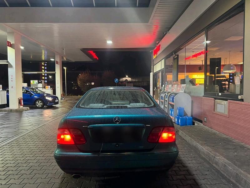 Gebraucht Mercedes CLK230 190 PS (139 kW) 1999 Grün Coupé