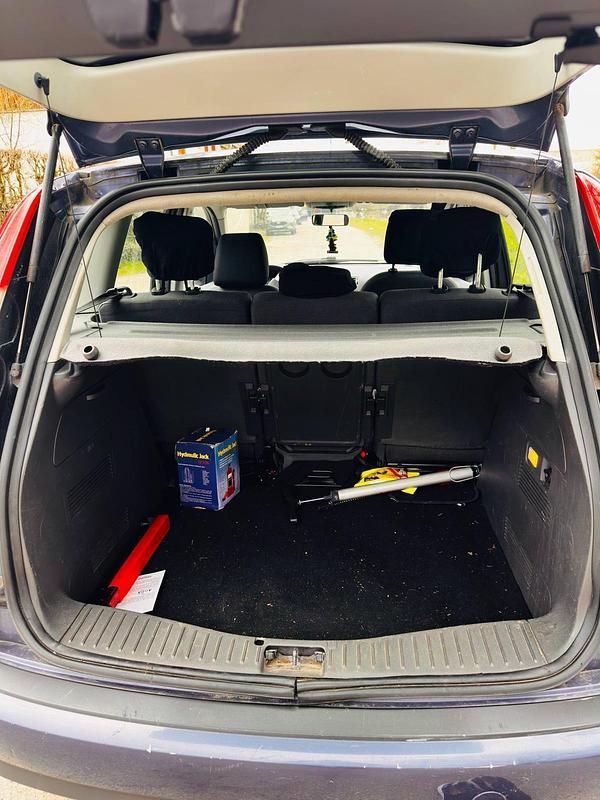 Second-hand Ford C-MAX 125 CP (91 kW) 2004 Albastru Monovolum