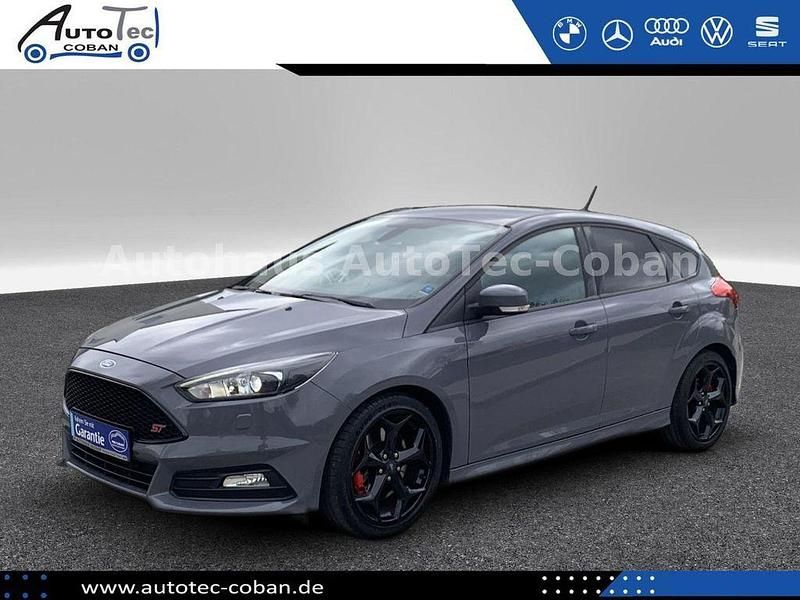 Używany Ford Focus ST 250 KM (183 kW) 2018 Szary Sedan/Limuzyna
