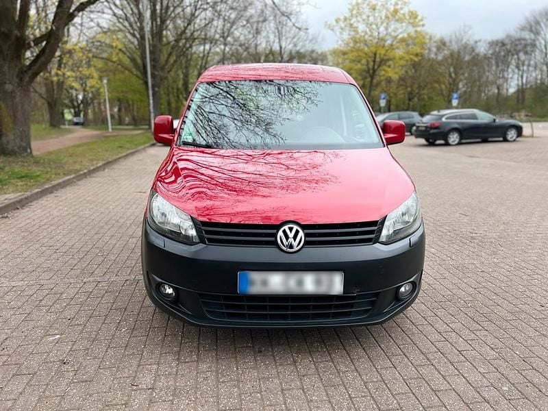 Second-hand VW Caddy 86 CP (63 kW) 2011 Roșu Monovolum