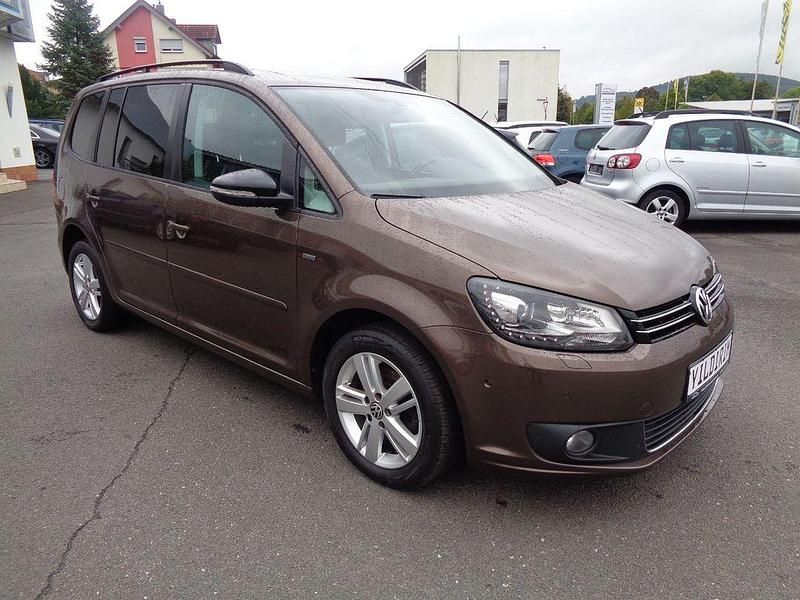 Gebraucht VW Touran Match 140 PS (102 kW) 2012 Braun Van / Kleinbus