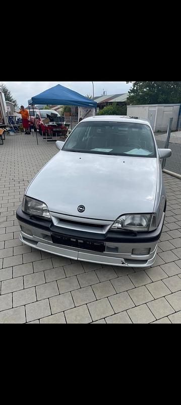 Silber Gebraucht 1987 Opel Omega Limousine | 13.899 € - Bild 1/4