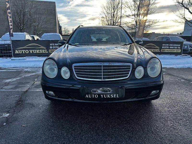 Second-hand Mercedes E220 150 CP (110 kW) 2005 Negru Break