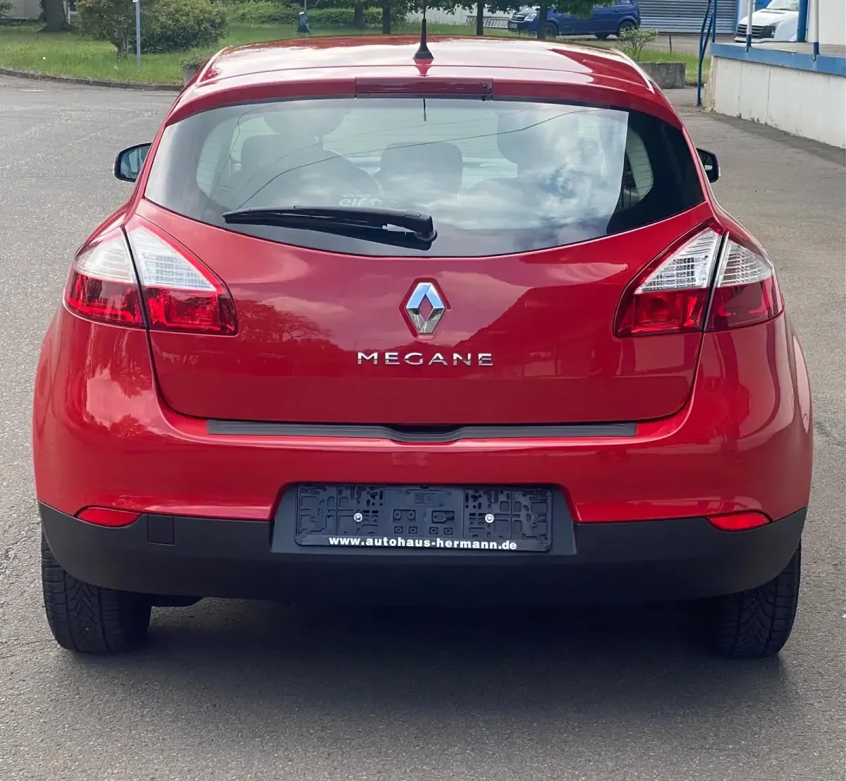 Gebraucht Renault Mégane III Authentique 101 PS (74 kW) 2013 Rot Limousine