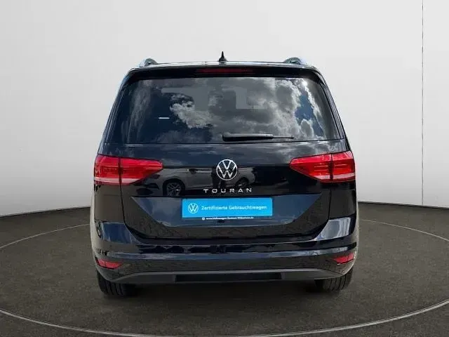 Gebraucht VW Touran Highline 150 PS (110 kW) 2022 Deep black perleffekt Van / Kleinbus