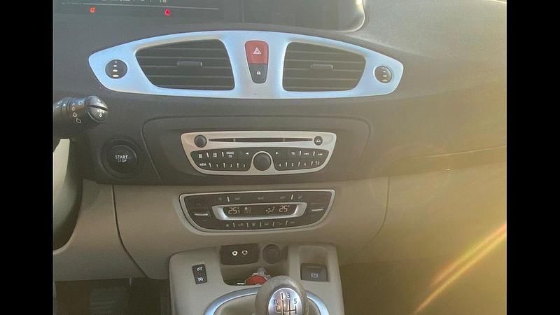 Gebraucht Renault Scénic III 131 PS (96 kW) 2010 Schwarz Van / Kleinbus