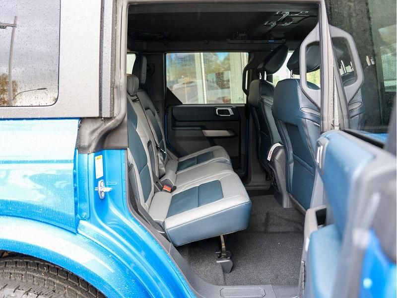 Gebraucht Ford Bronco Outer Banks 334 PS (245 kW) 2024 Velocity blue SUV