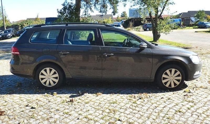 Schwarz Gebraucht 2013 VW Passat Kombi | 7.750 € (Fairer Preis) - Bild 1/1