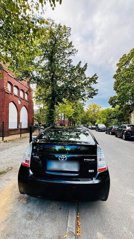 Gebraucht Toyota Prius Executive 99 PS (72 kW) 2011 Schwarz Kleinwagen