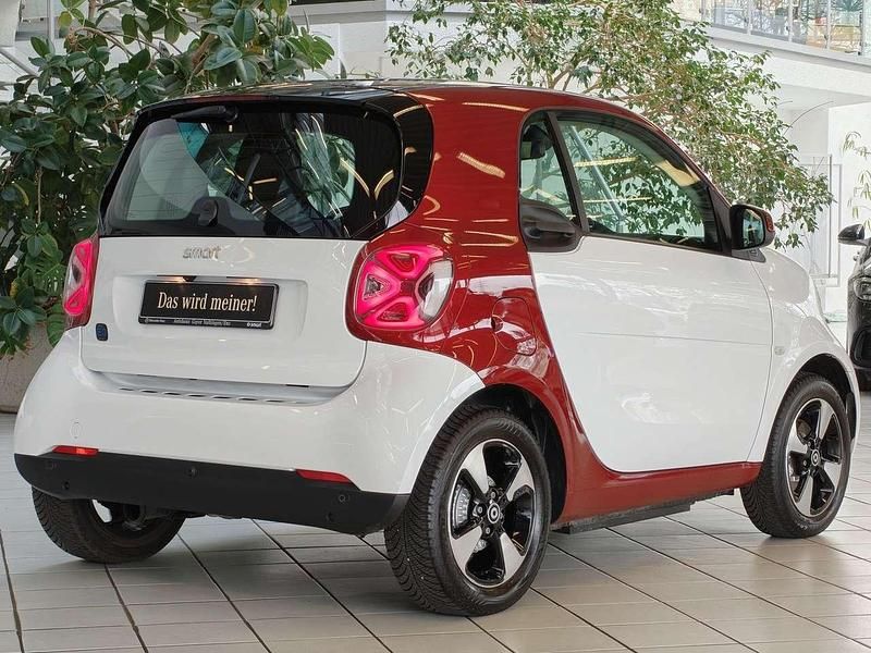 Gebraucht Smart ForTwo Coupé Passion 60 kW (82 PS) 2024 Bodypanels in white Coupé