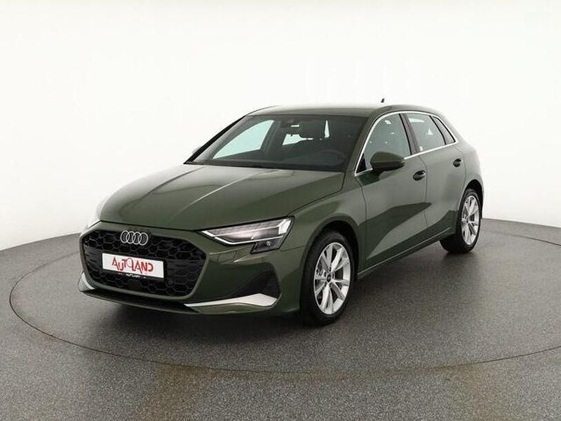 Grün Neu 2025 Audi A3 Comfort Limousine | 31.890 € (Superpreis) - Bild 1/4