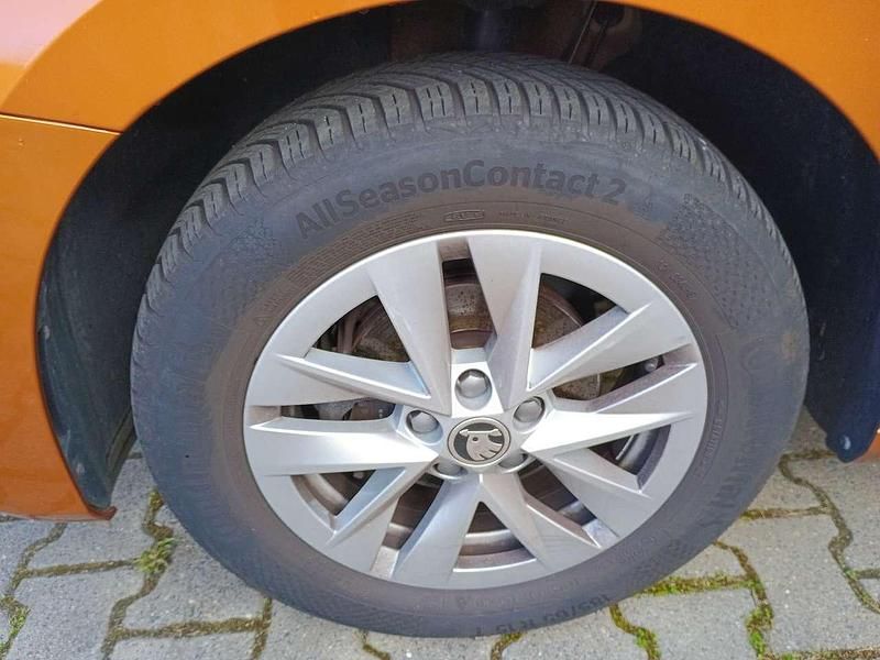 Gebraucht Skoda Fabia Selection 80 PS (58 kW) 2024 Phönixorange Kleinwagen