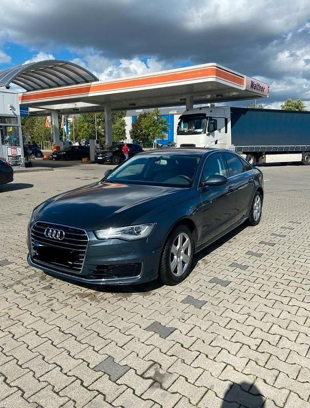Gebraucht Audi A6 190 PS (139 kW) 2015 Blau Limousine