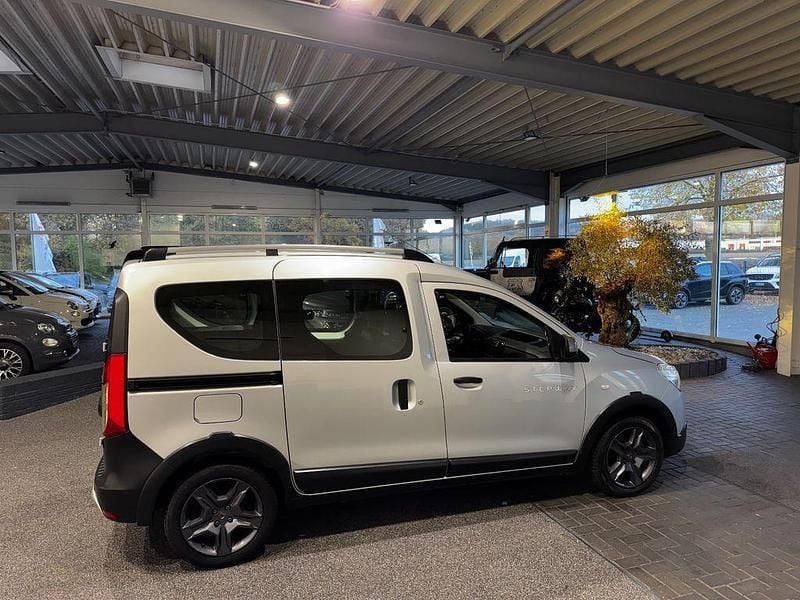 Gebraucht Dacia Dokker Stepway 116 PS (85 kW) 2017 Silber Van / Kleinbus