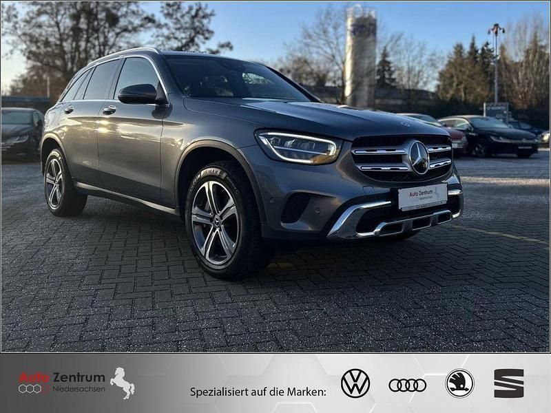 Gebraucht Mercedes GLC300e 306 PS (225 kW) 2022 Selenitgrey  metallic paint SUV