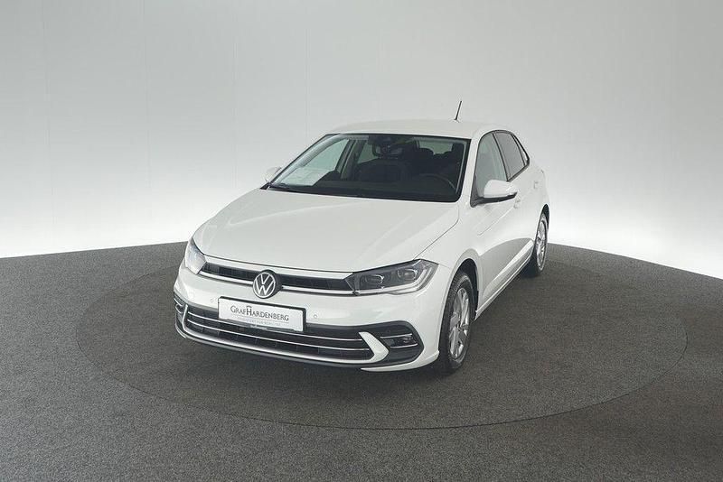 Weiß Gebraucht 2024 VW Polo Style Limousine | 20.760 € (Fairer Preis) - Bild 1/3