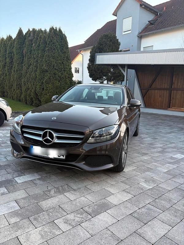Gebraucht Mercedes C220 Avantgarde 170 PS (125 kW) 2018 Braun Limousine