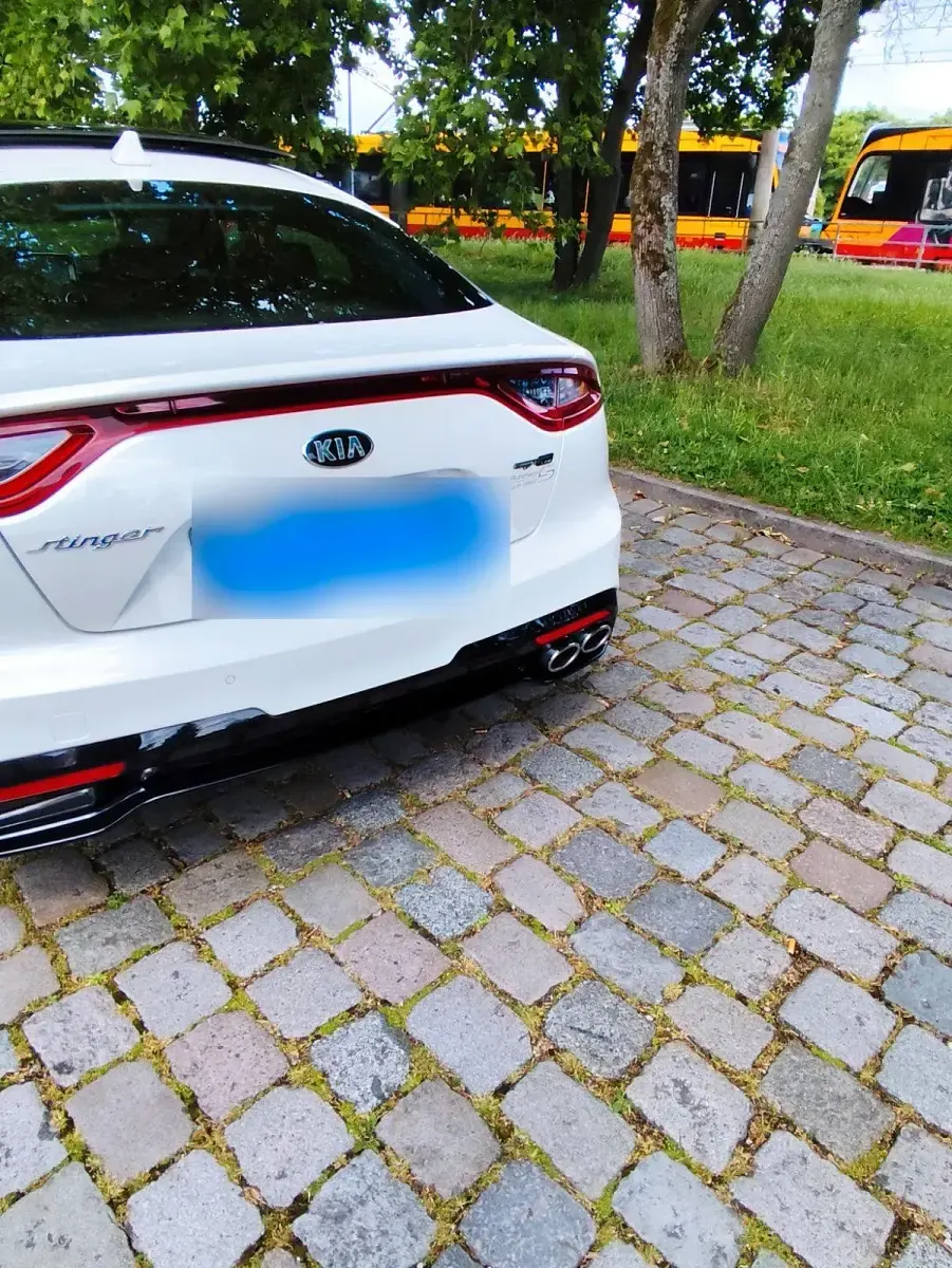 Gebraucht Kia Stinger 200 PS (147 kW) 2018 Weiß Kleinwagen
