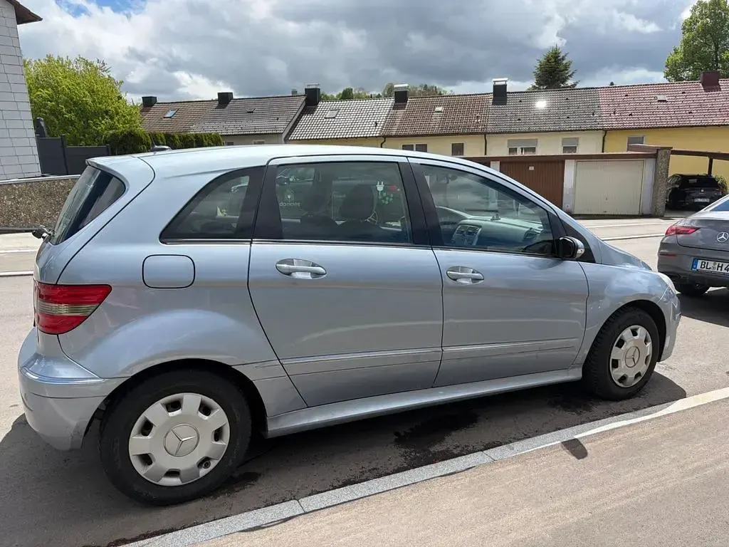 Gebraucht Mercedes B170 116 PS (85 kW) 2007 Silber Van / Kleinbus