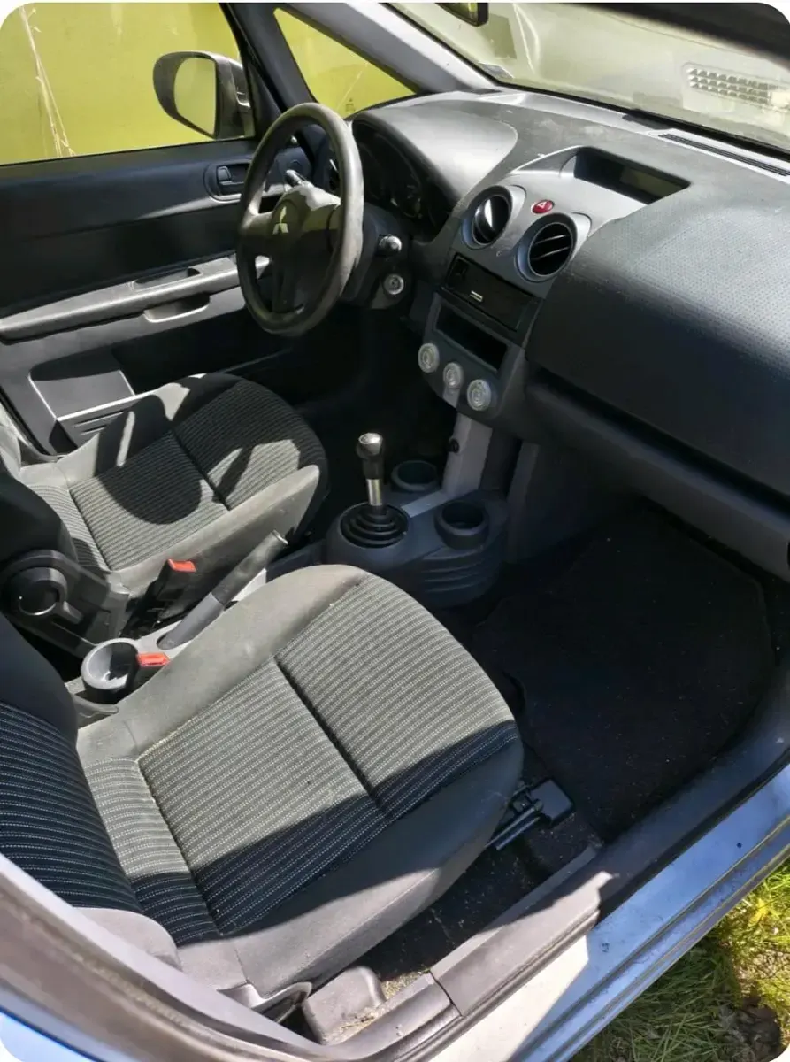Gebraucht Mitsubishi Colt 70 PS (51 kW) 2008 Silber Kleinwagen