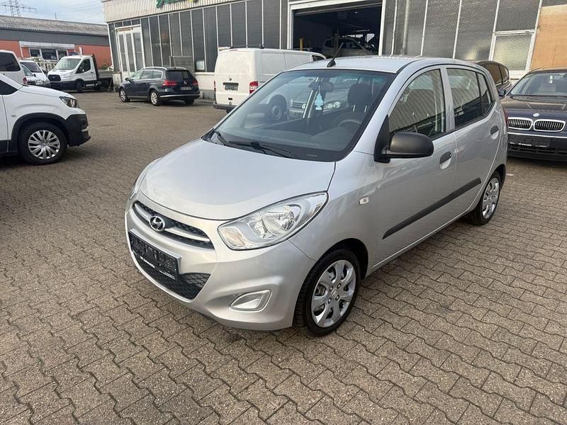Gebraucht Hyundai i10 Classic 69 PS (50 kW) 2012 Silber Kleinwagen