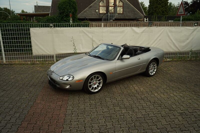 Gebraucht Jaguar XKR S 363 PS (266 kW) 1999 Silber Cabrio