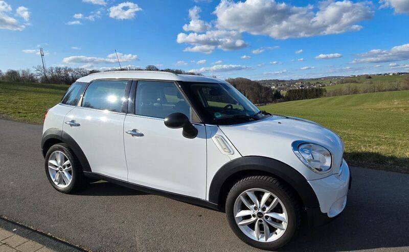 Weiß Gebraucht 2015 Mini One Countryman SUV | 10.999 € (Fairer Preis) - Bild 1/4