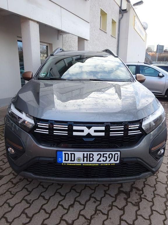Gebraucht Dacia Jogger Extreme 110 PS (80 kW) 2025 Grau Van / Kleinbus