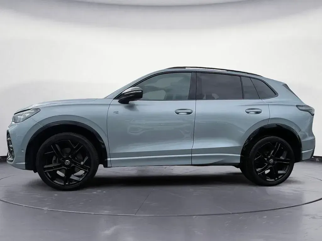 Usata VW Tiguan R-line 193 CV (141 kW) 2024 Argento SUV